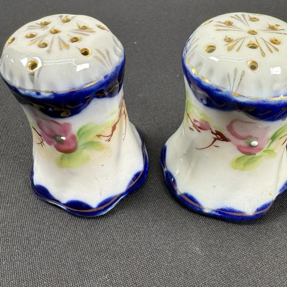 Antique Blue Trimmed Floral Design‎ Salt & Pepper Shakers